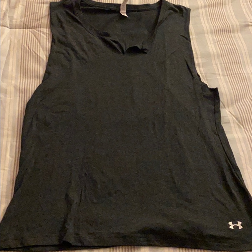 Gray under armor tee